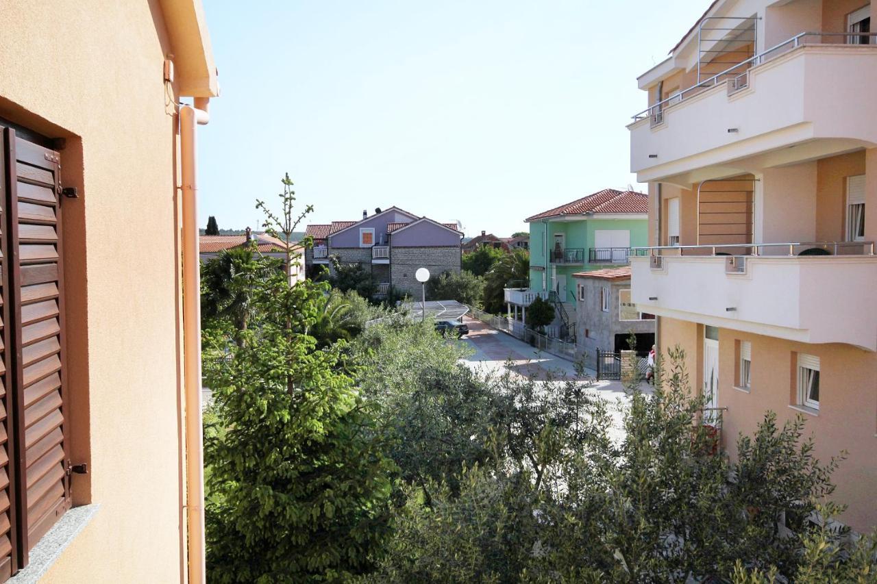 Apartments By The Sea Sukosan, Zadar - 6229 Buitenkant foto