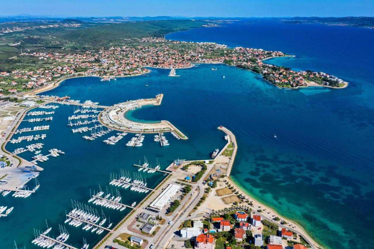 Apartments By The Sea Sukosan, Zadar - 6229 Buitenkant foto