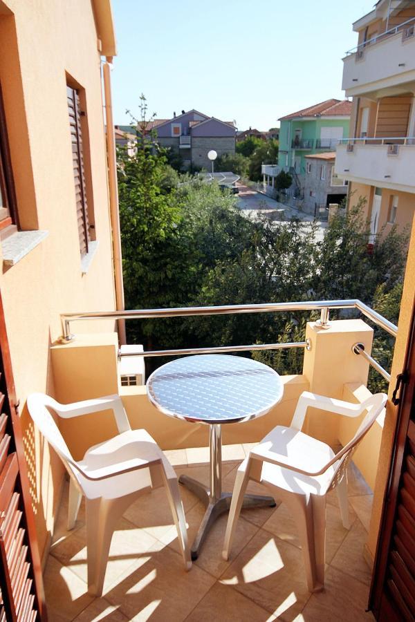 Apartments By The Sea Sukosan, Zadar - 6229 Buitenkant foto